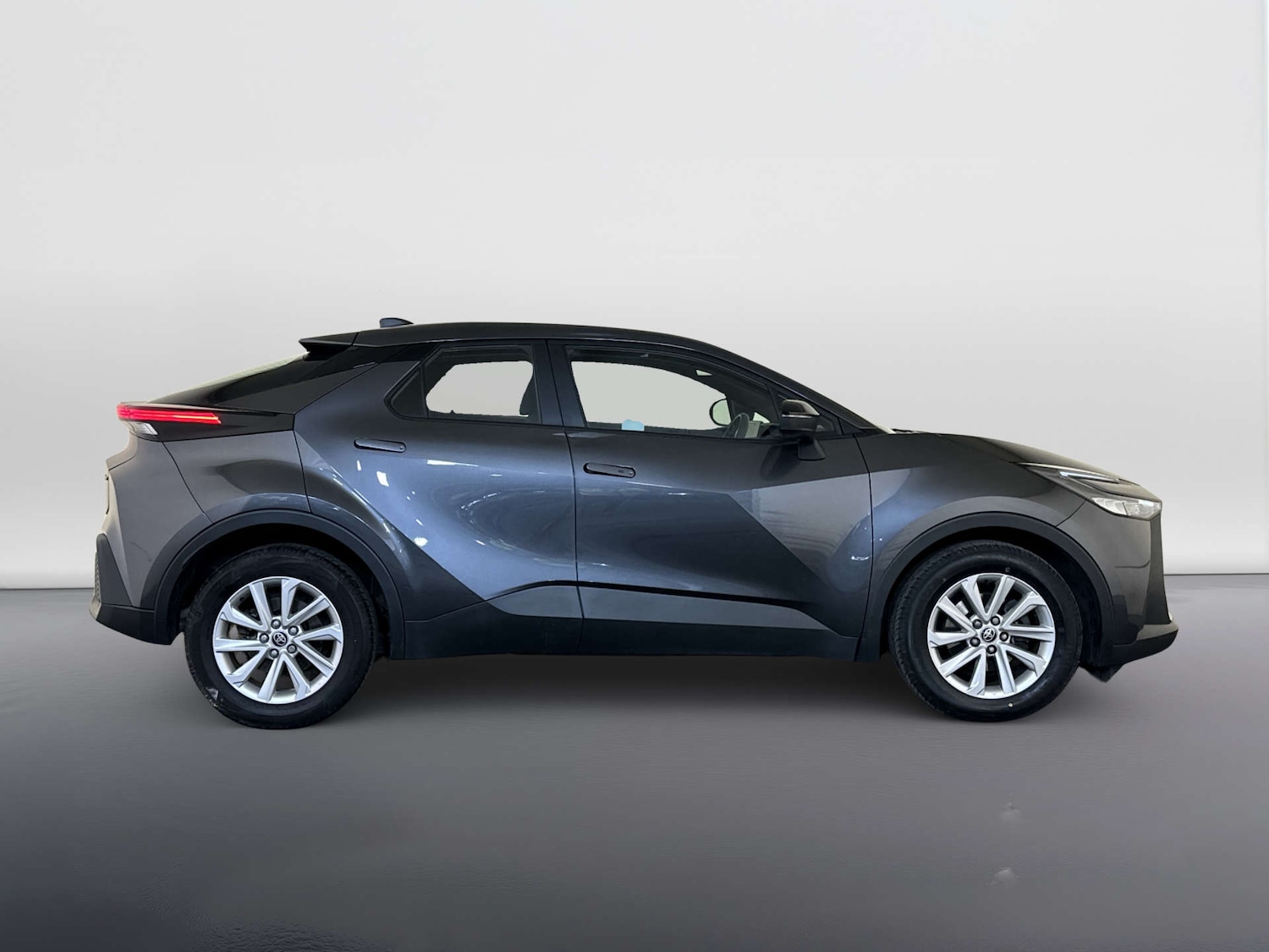 Used Toyota C-HR 2024 for sale - 77903076: Photo 11