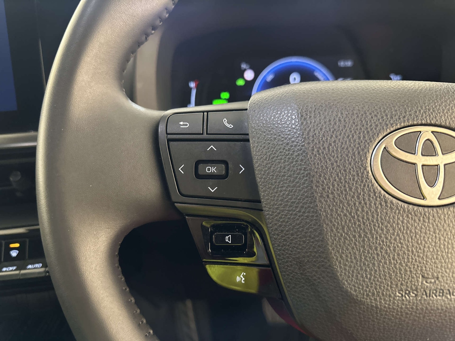 Used Toyota C-HR 2024 for sale - 77903076: Photo 17