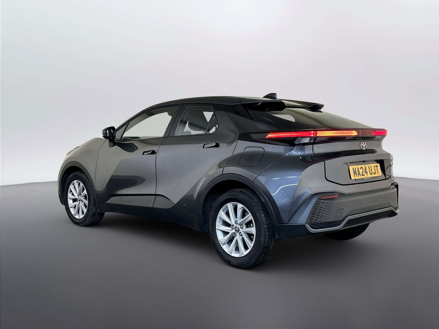 Used Toyota C-HR 2024 for sale - 77903076: Photo 8