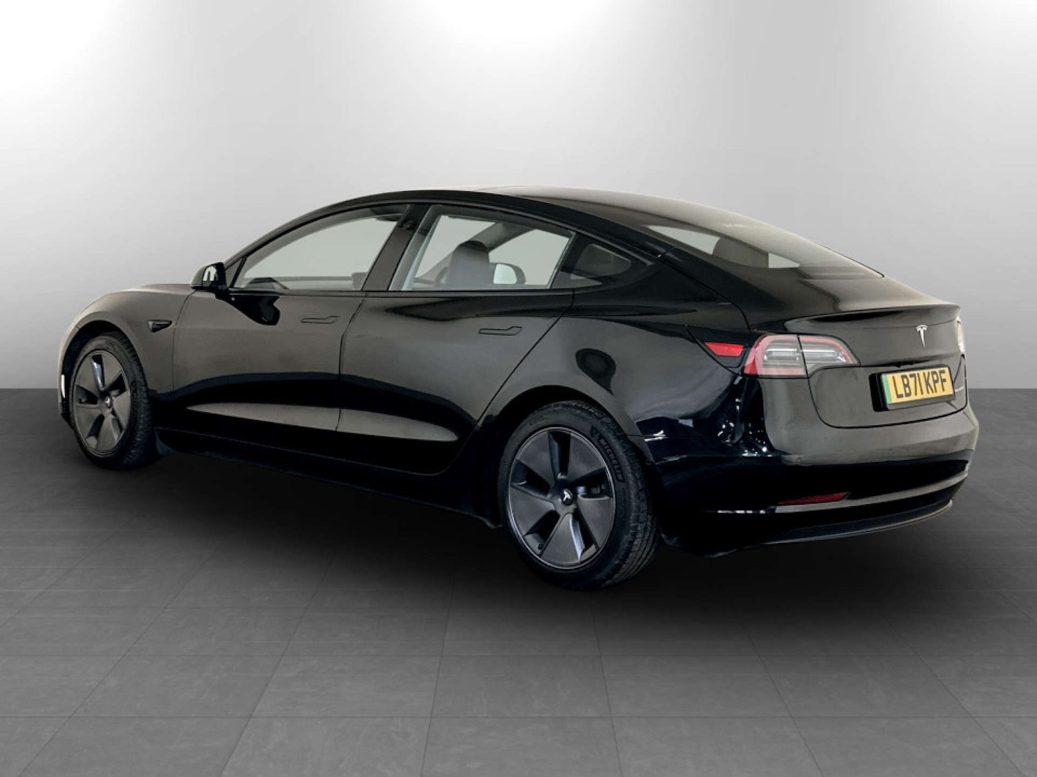 Used Tesla Model 3 2021 for sale - 77380730: Photo 8