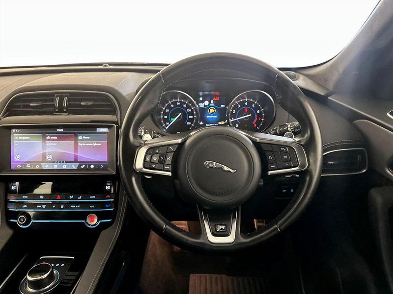 Used Jaguar F-Pace 2018 for sale - 76262913: Photo 16