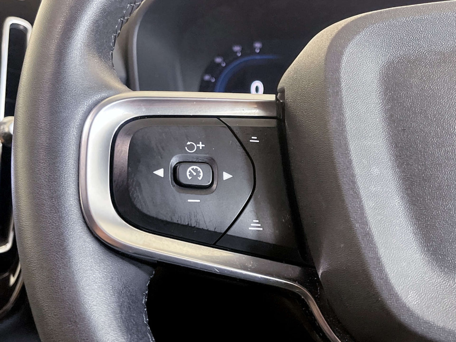 Used Volvo XC40 2022 for sale - 77185555: Photo 17