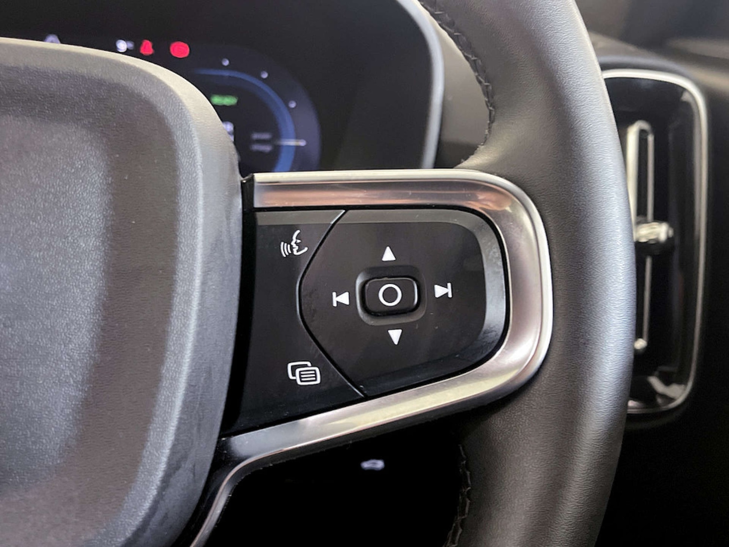 Used Volvo XC40 2022 for sale - 77185555: Photo 19