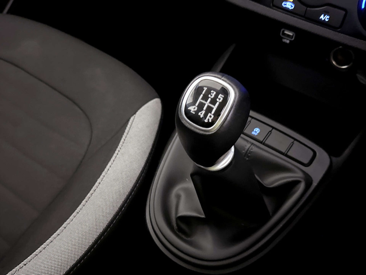 Used Hyundai i10 2023 for sale - 77185676: Photo 25