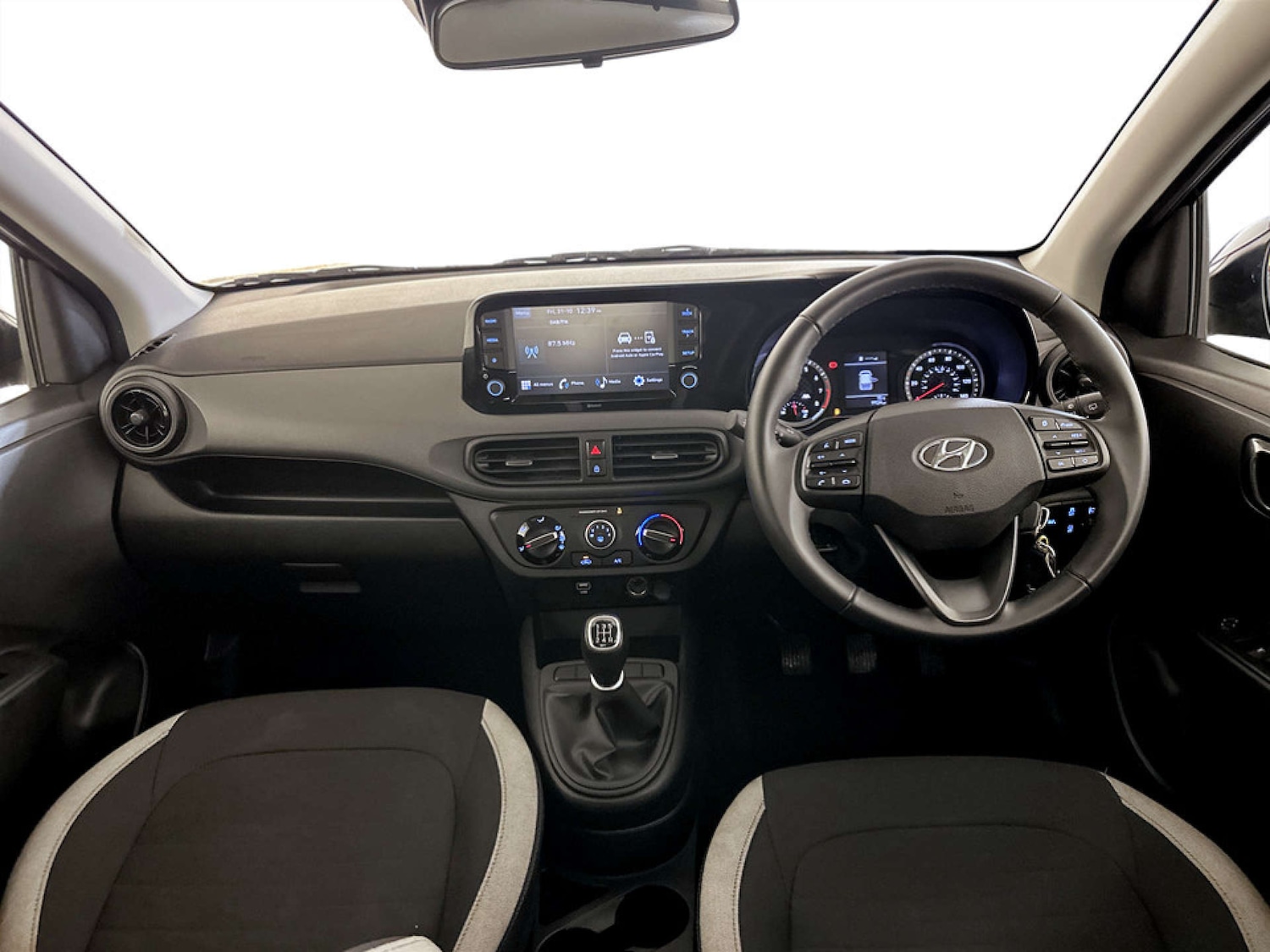 Used Hyundai i10 2023 for sale - 77185676: Photo 3