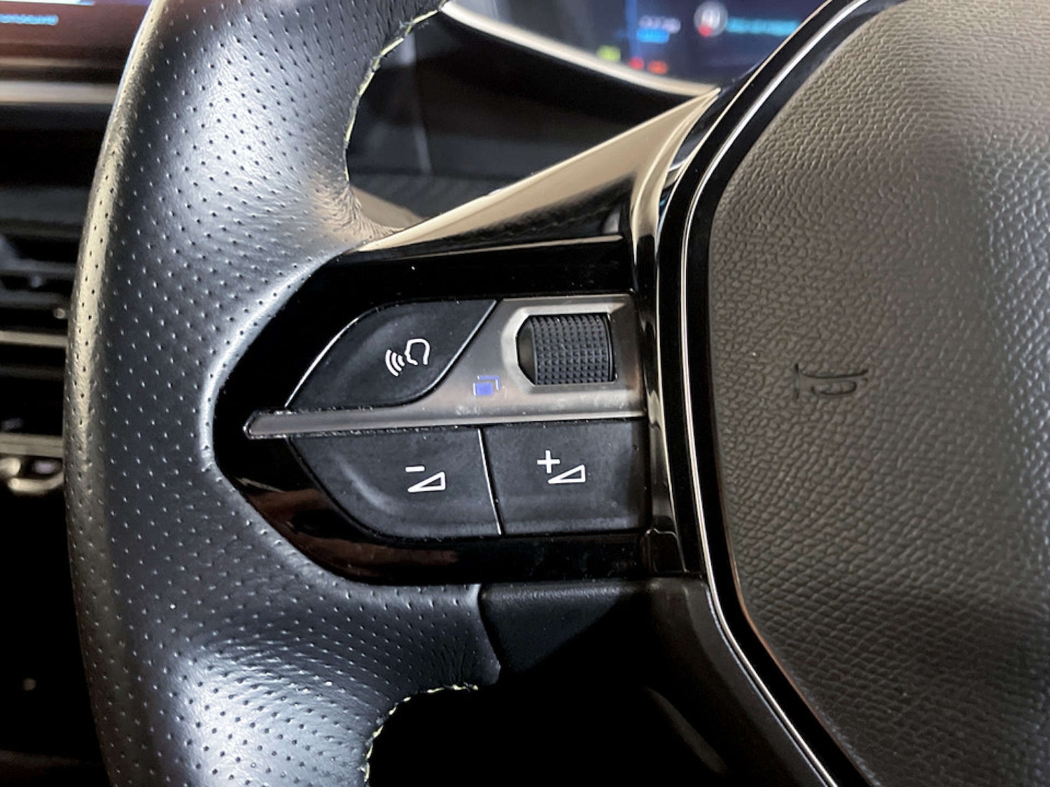 Used Peugeot 2008 2021 for sale - 77259098: Photo 17