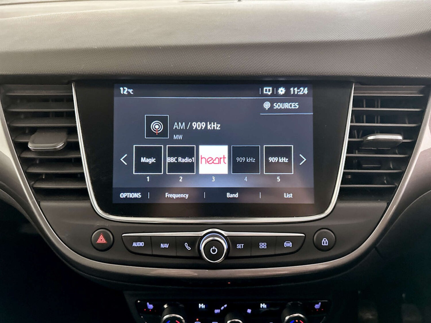 Used Vauxhall Crossland 2021 for sale - 77650545: Photo 24