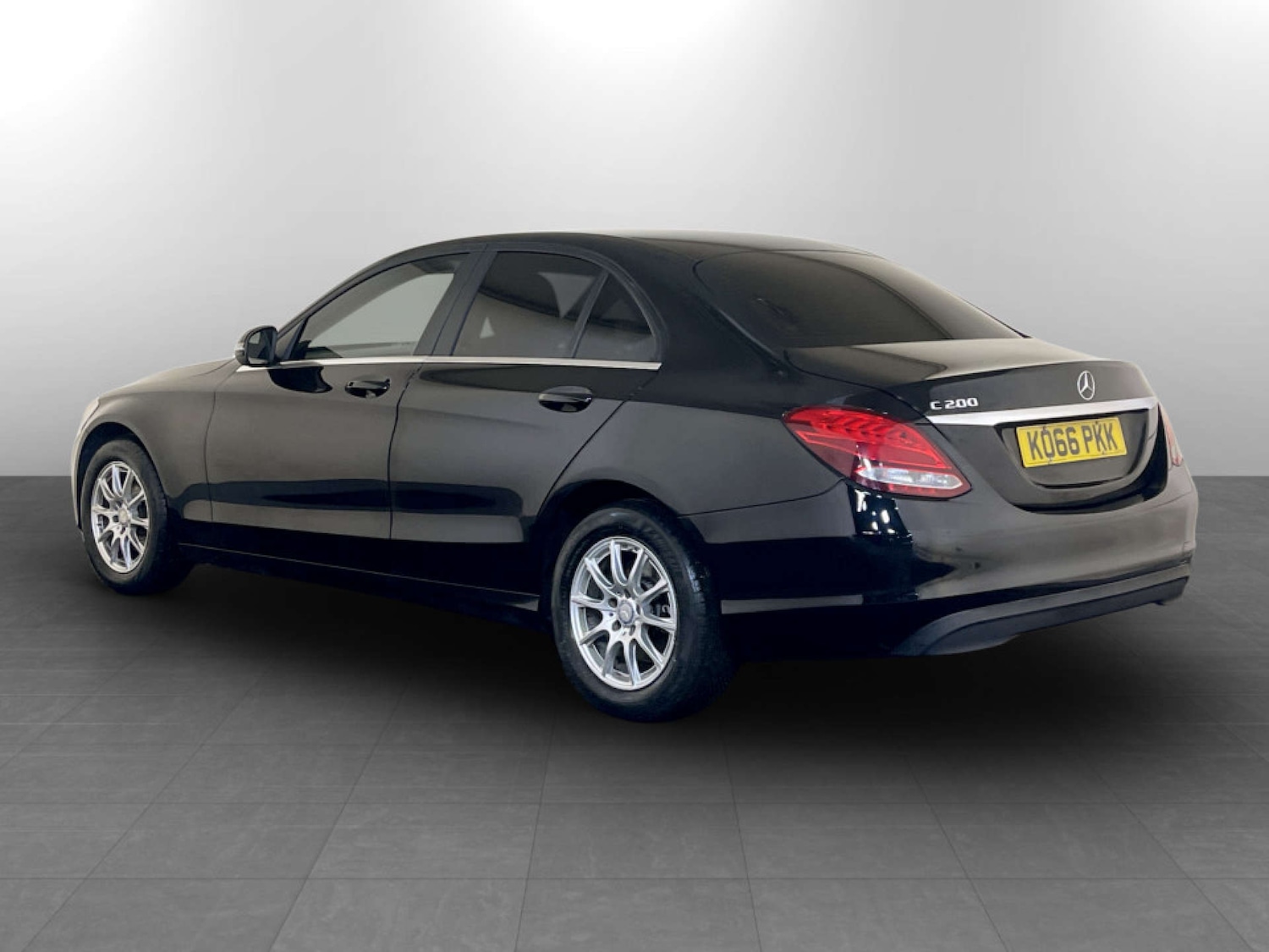 Used Mercedes-Benz C Class 2017 for sale - 77523424: Photo 8