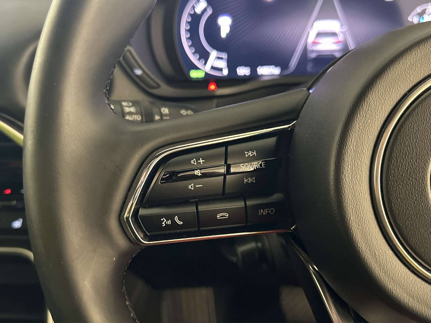 Used Mazda CX-60 2025 for sale - 78201170: Photo 17