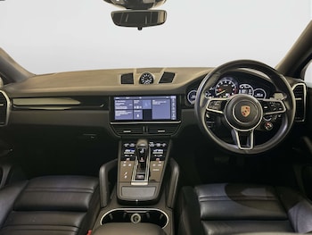 Used Porsche Cayenne 2019 for sale - 78251197: Photo