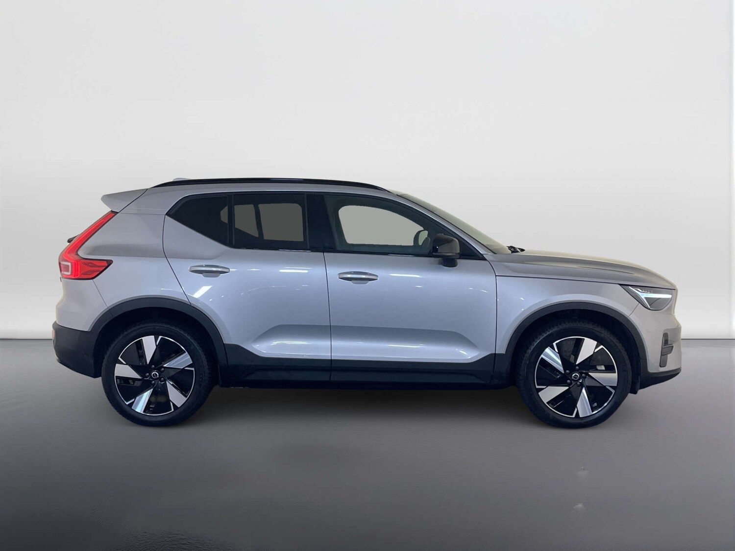 Used Volvo XC40 2023 for sale - 77818831: Photo 11