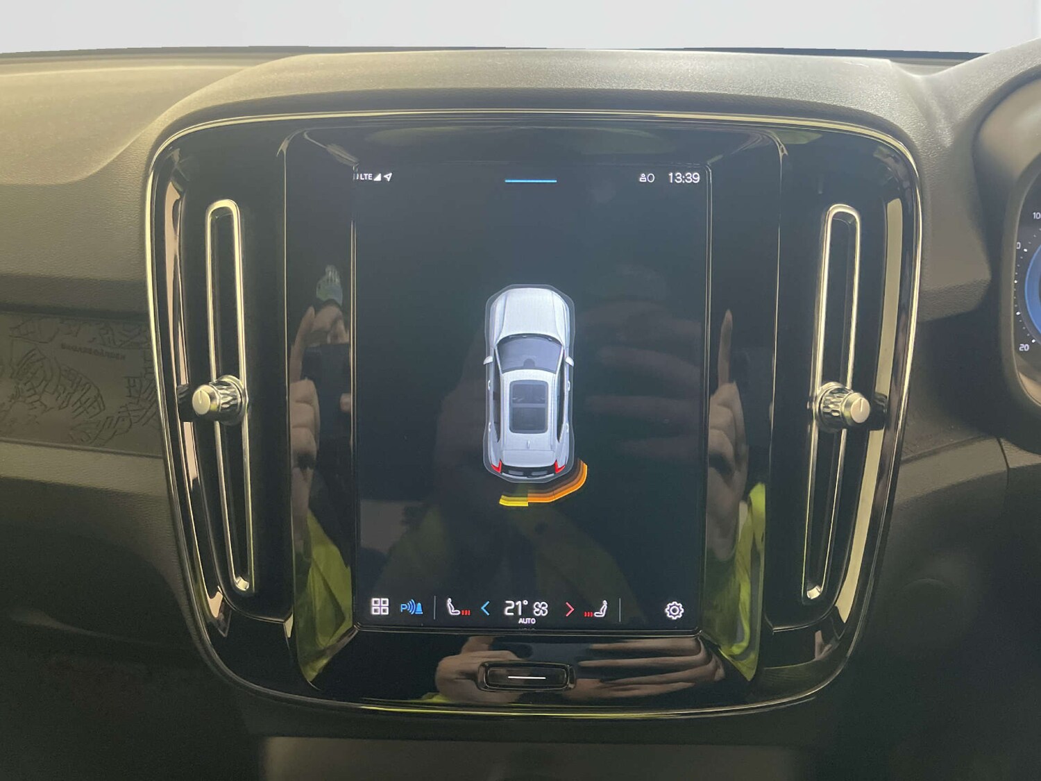 Used Volvo XC40 2023 for sale - 77818831: Photo 24