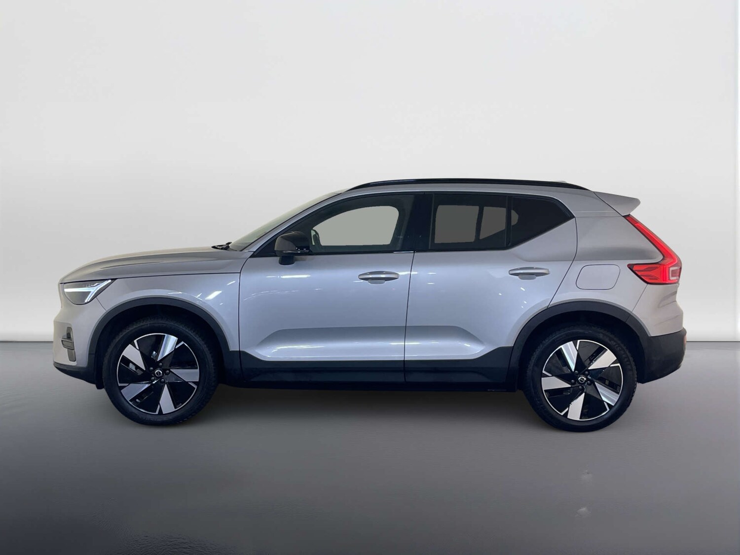 Used Volvo XC40 2023 for sale - 77818831: Photo 7