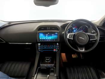 Used Jaguar F-Pace 2019 for sale - 74939669: Photo