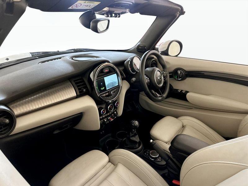 Used MINI Convertible 2018 for sale - 76631327: Photo 12