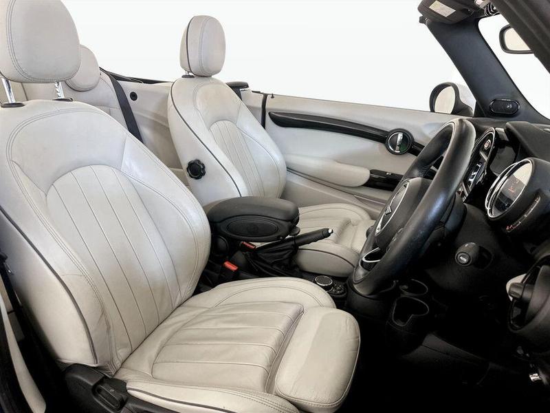 Used MINI Convertible 2018 for sale - 76631327: Photo 13