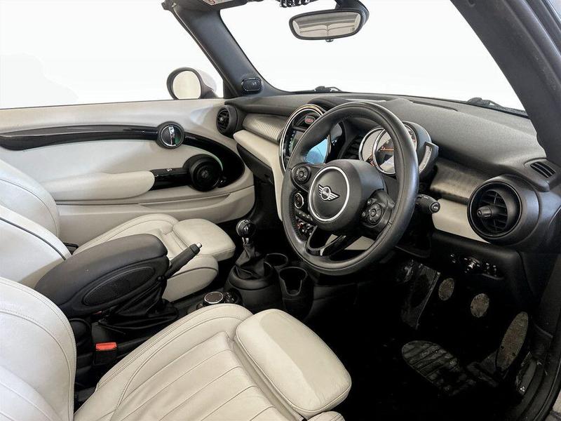 Used MINI Convertible 2018 for sale - 76631327: Photo 15