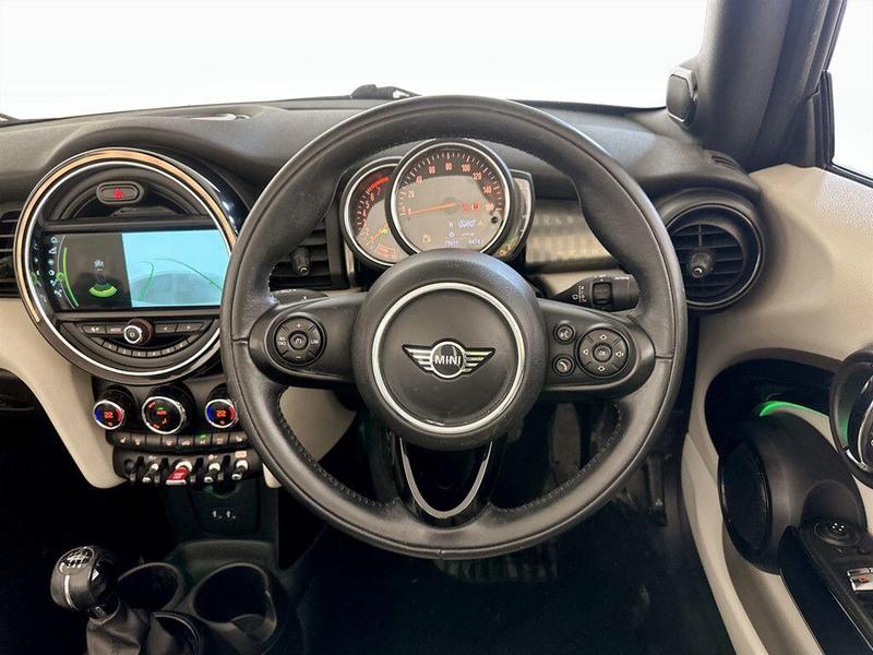 Used MINI Convertible 2018 for sale - 76631327: Photo 16