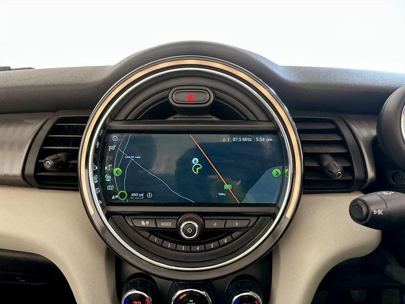 Used MINI Convertible 2018 for sale - 76631327: Photo 21