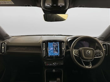 Used Volvo XC40 2023 for sale - 77844649: Photo