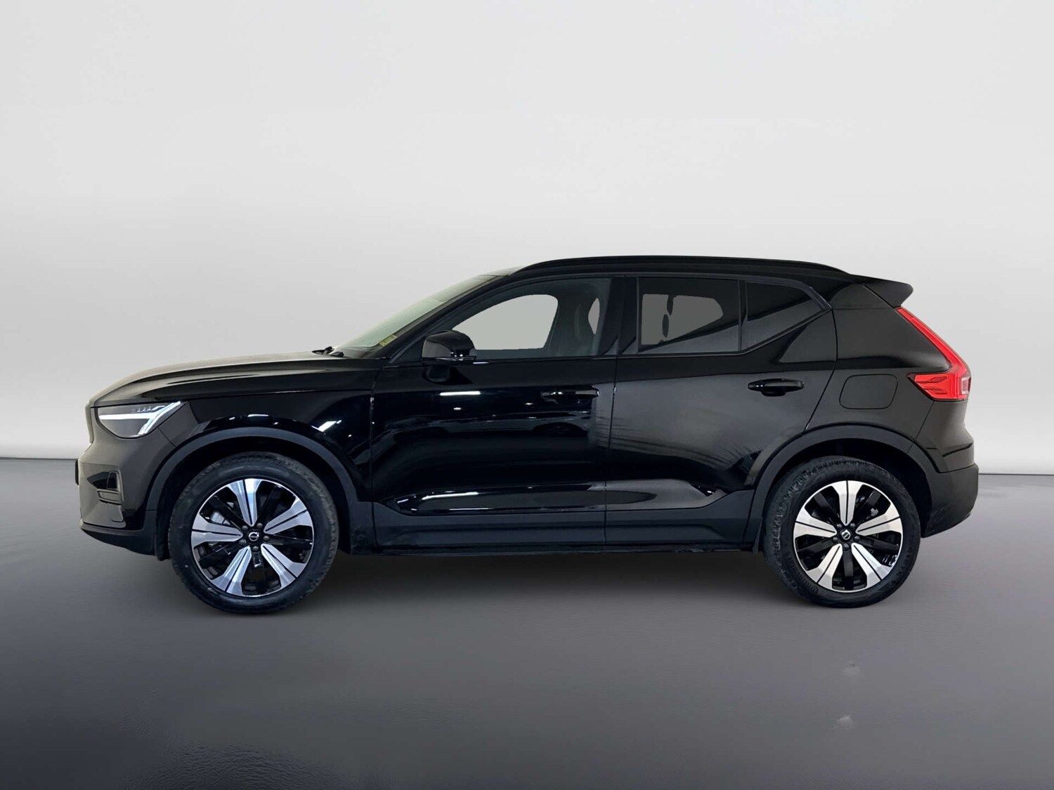 Used Volvo XC40 2023 for sale - 77844649: Photo 7
