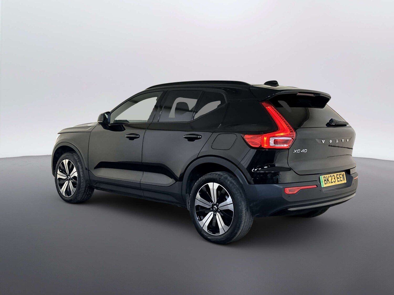 Used Volvo XC40 2023 for sale - 77844649: Photo 8