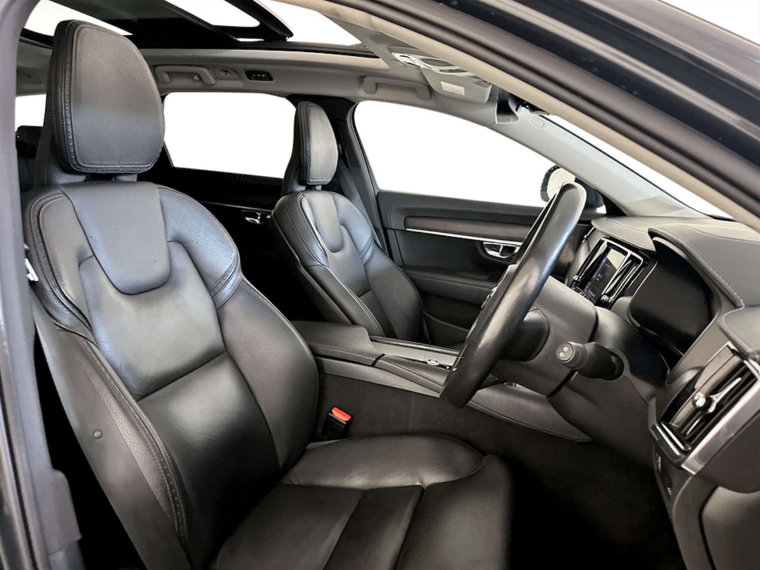 Used Volvo V90 Cross Country 2020 for sale - 77185588: Photo 13