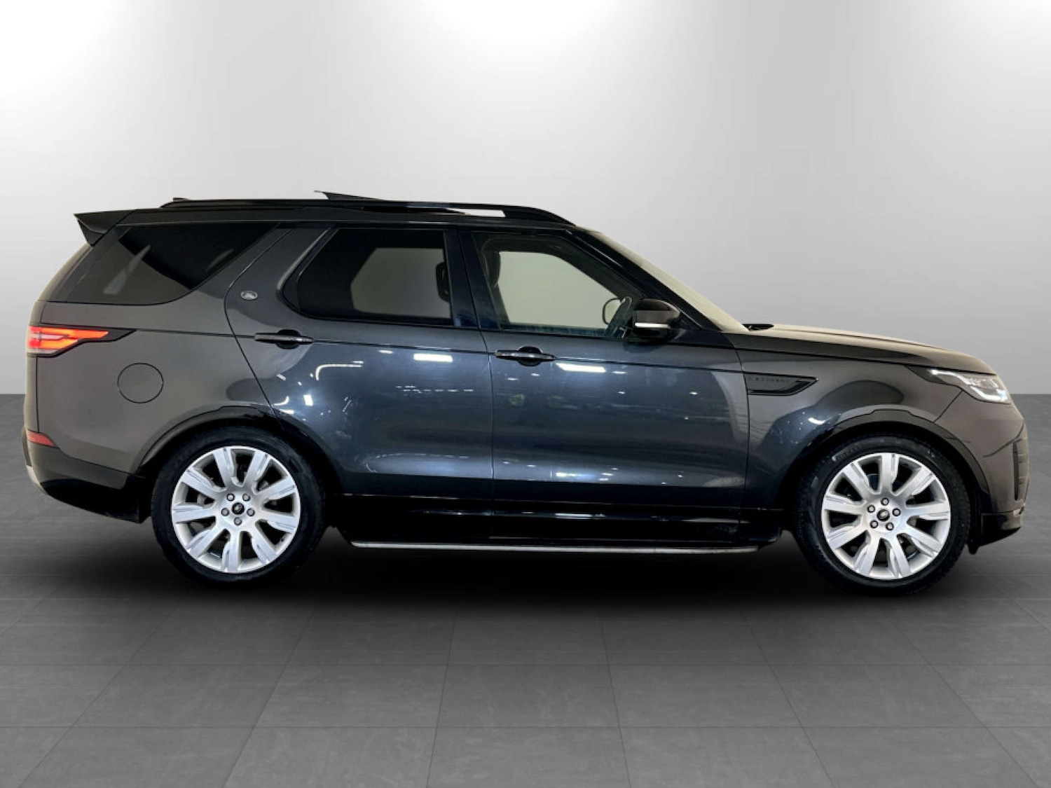 Used Land Rover Discovery 2018 for sale - 77185556: Photo 11