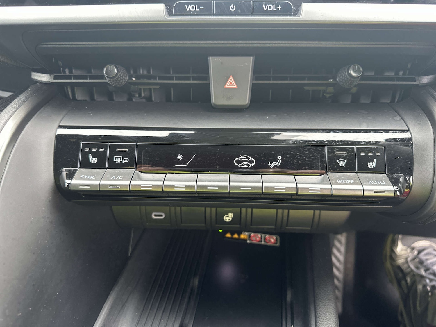 Used Toyota C-HR 2024 for sale - 78105673: Photo 22