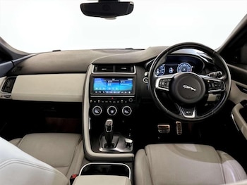 Used Jaguar E-Pace 2019 for sale - 76895559: Photo