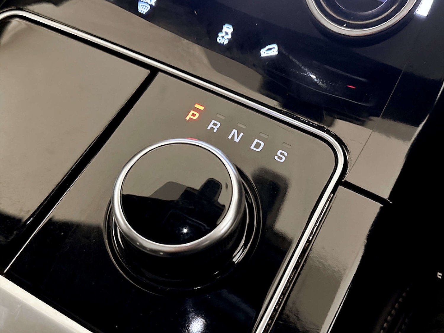 Used Land Rover Range Rover Velar 2017 for sale - 77523290: Photo 27