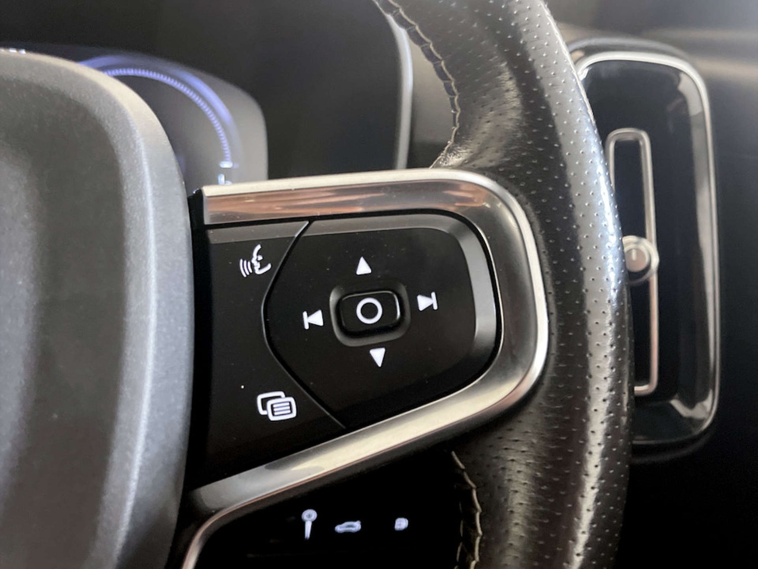 Used Volvo XC40 2020 for sale - 77482219: Photo 17