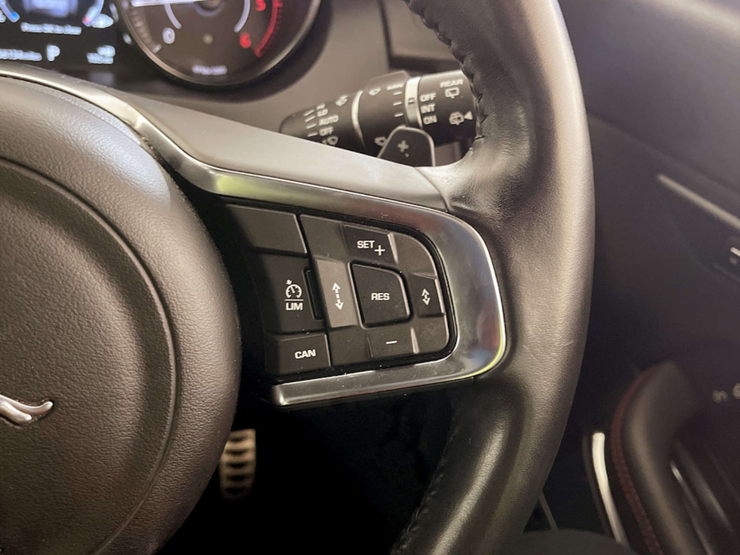 Used Jaguar E-Pace 2018 for sale - 77983794: Photo 18