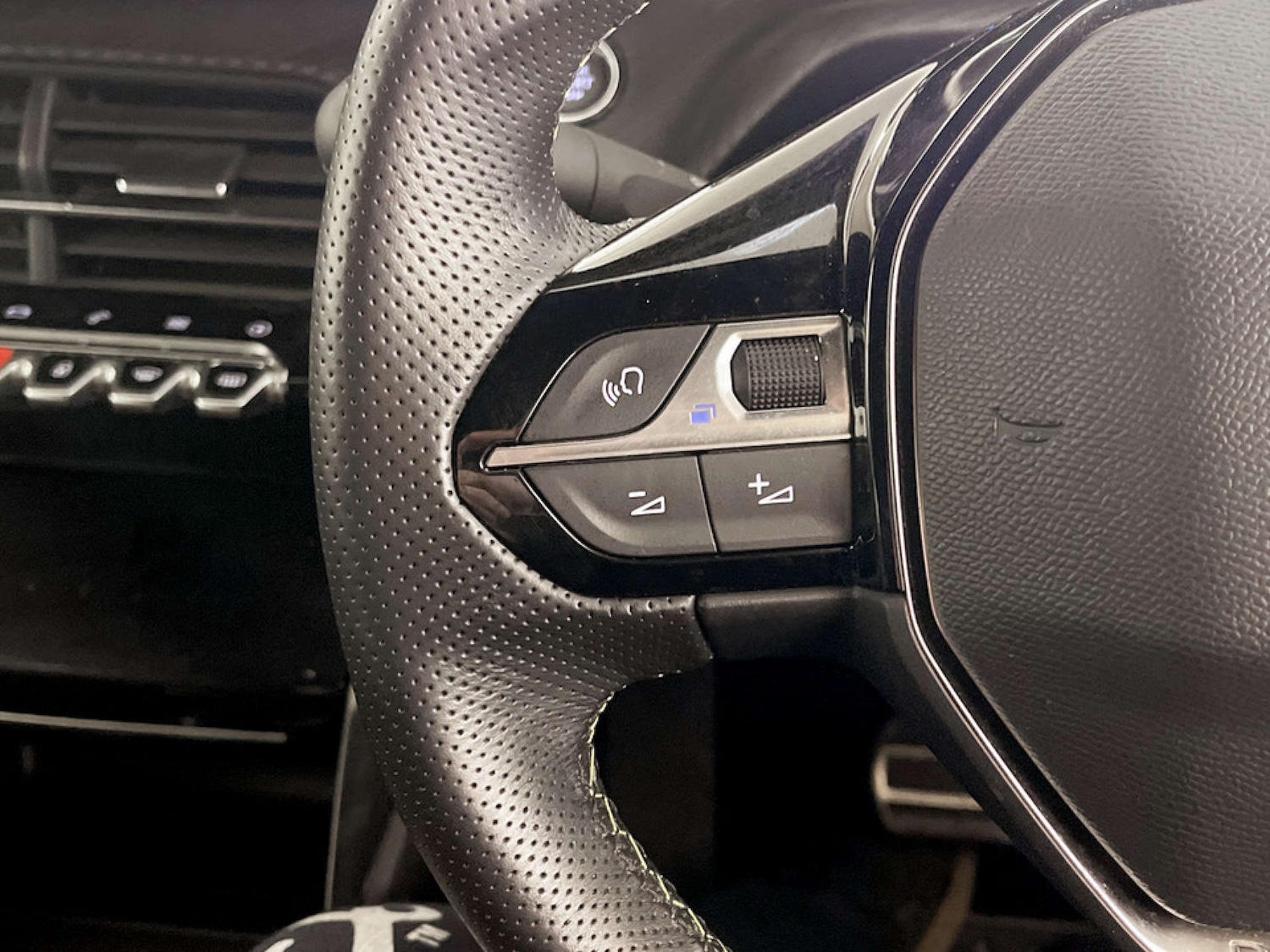 Used Peugeot 208 2021 for sale - 77749143: Photo 17