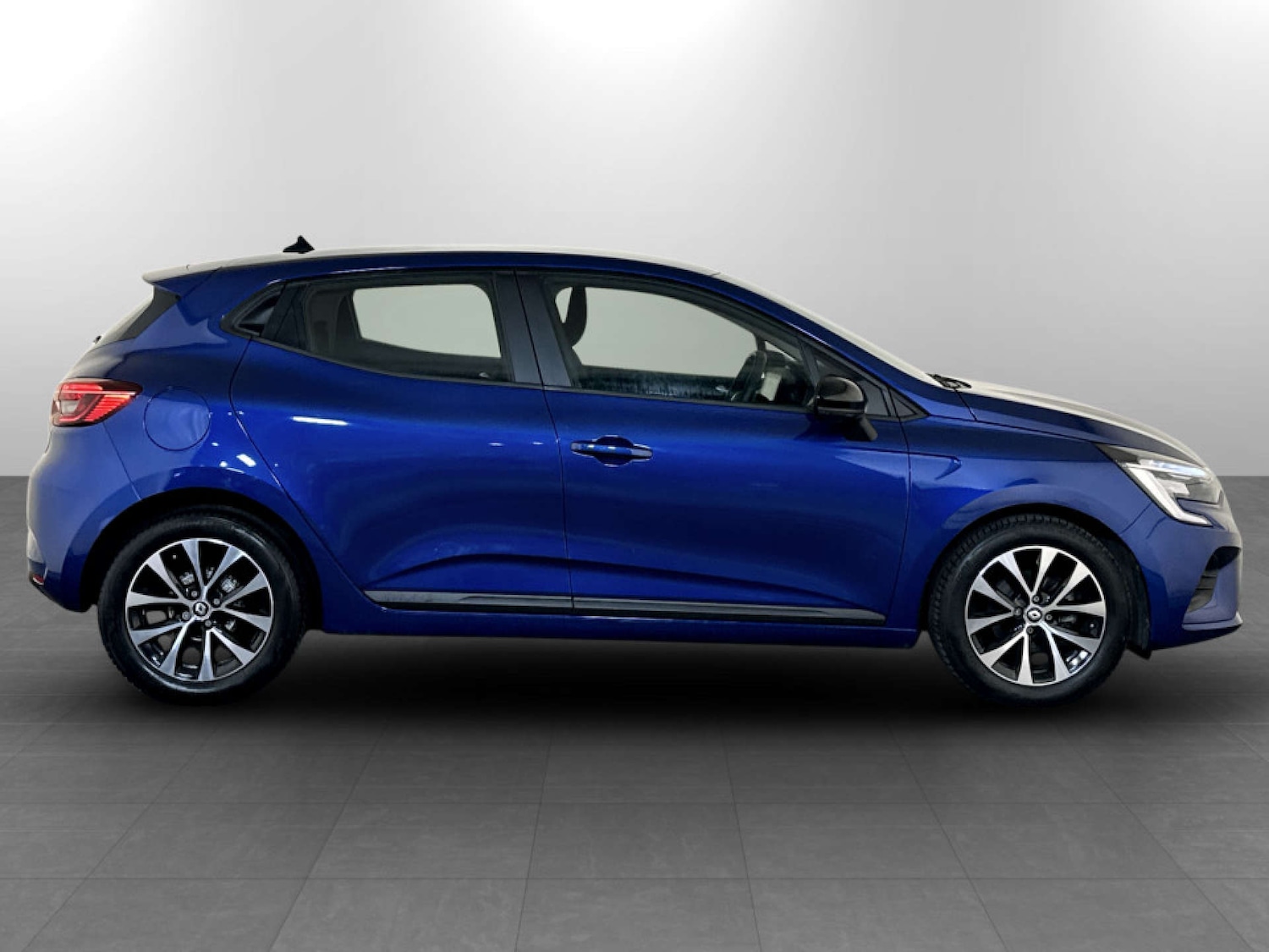 Used Renault Clio 2023 for sale - 77775401: Photo 11