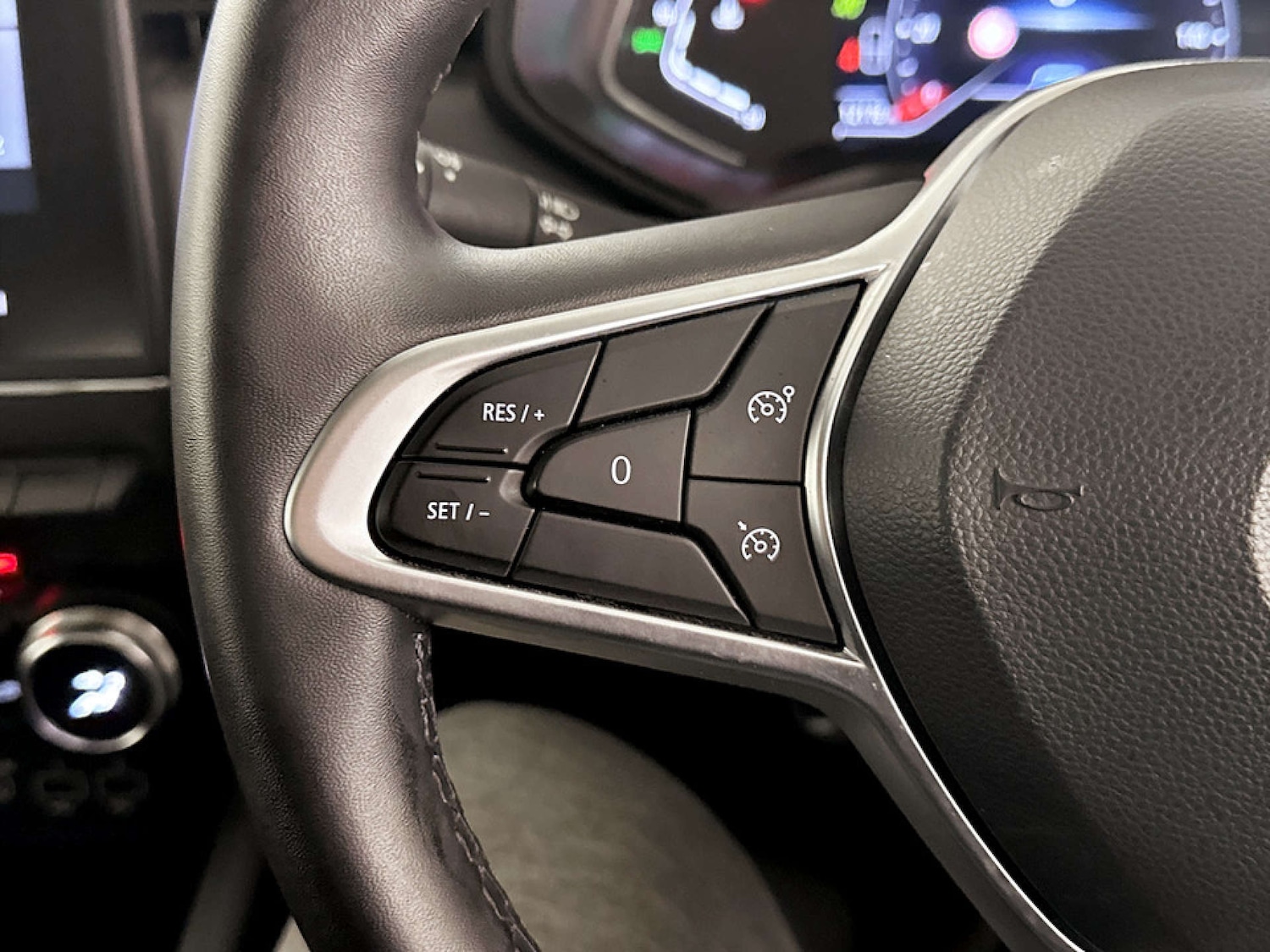 Used Renault Clio 2023 for sale - 77775401: Photo 18