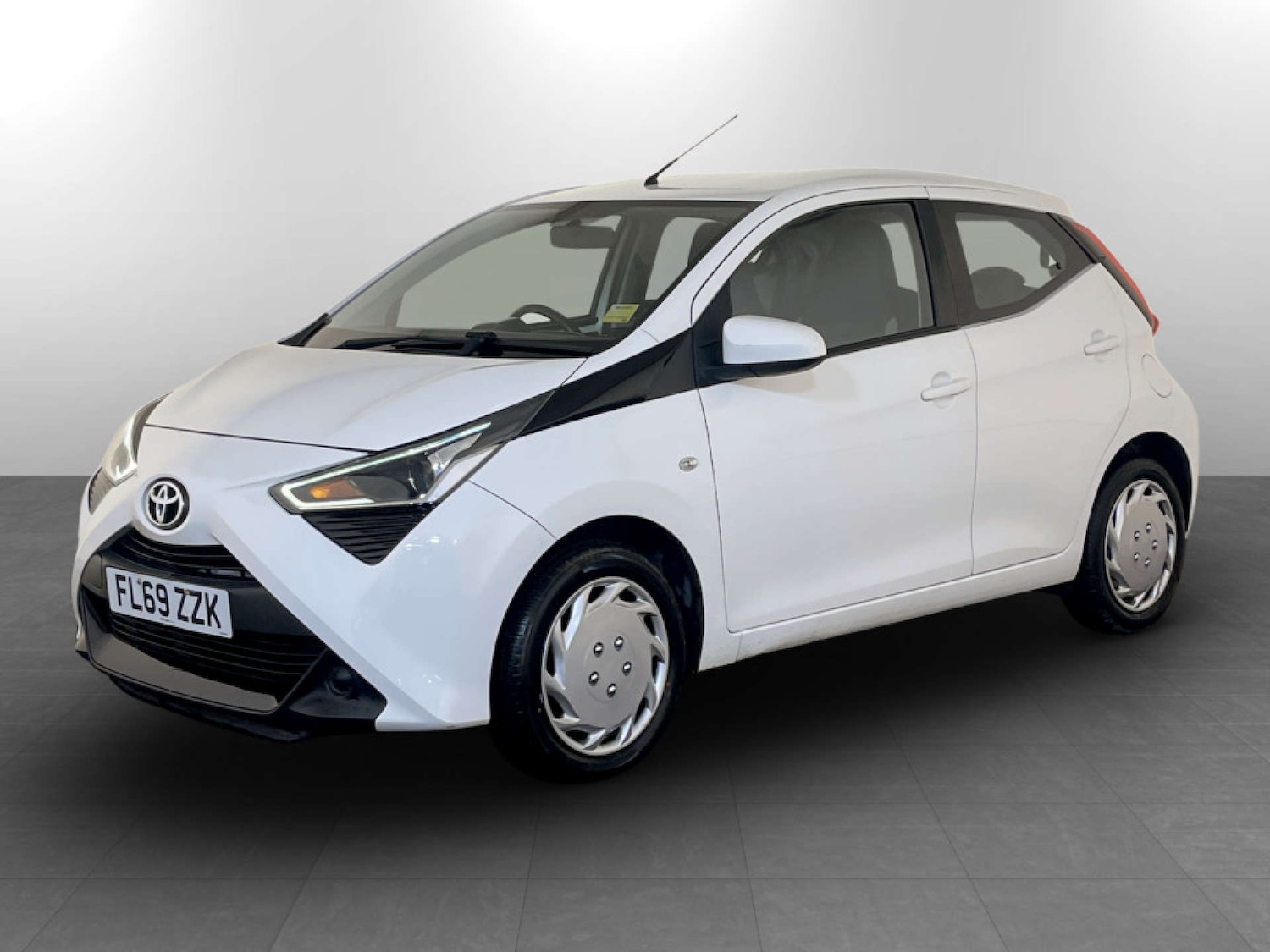 Used Toyota AYGO 2019 for sale - 77662761: Photo 6