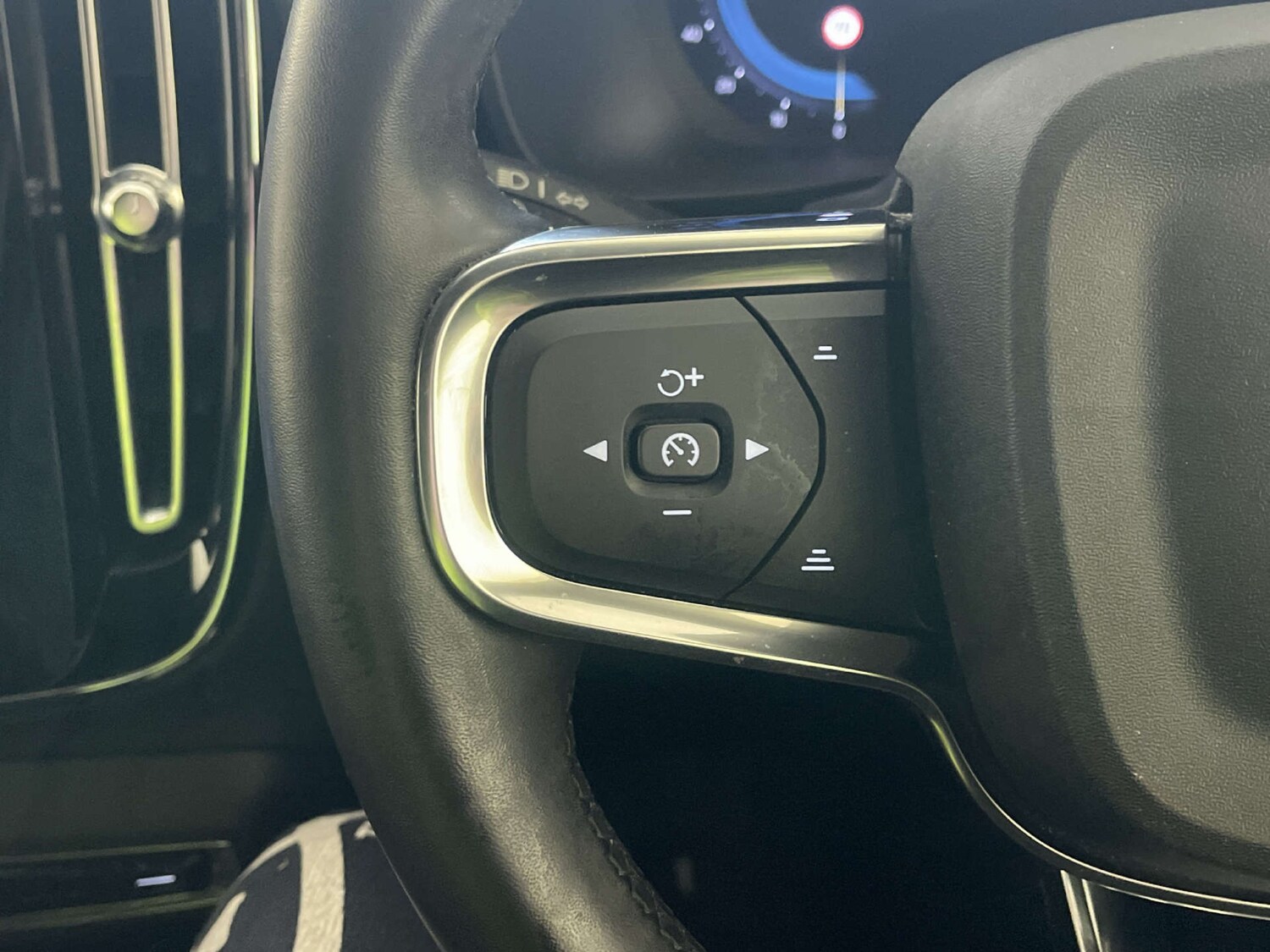 Used Volvo XC40 2023 for sale - 78039668: Photo 17