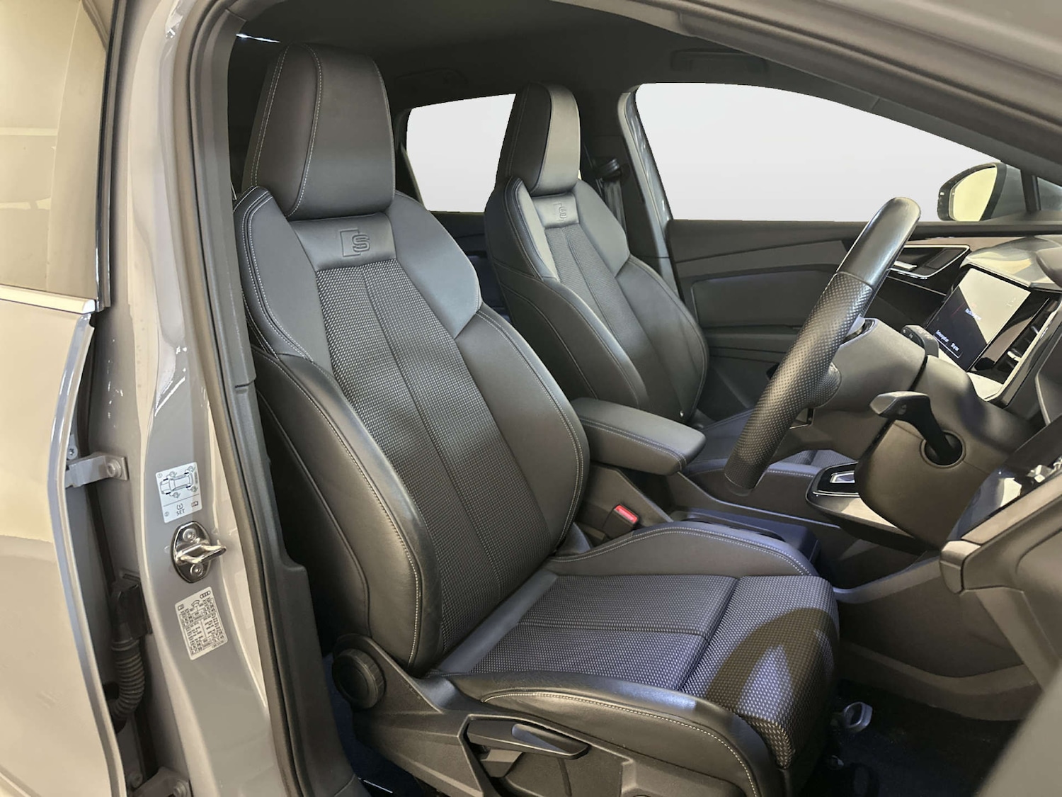 Used Audi Q4 e-tron 2023 for sale - 77844633: Photo 14