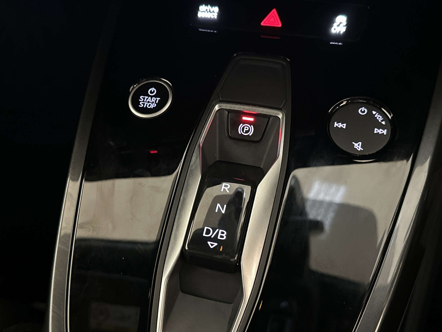 Used Audi Q4 e-tron 2023 for sale - 77844633: Photo 15