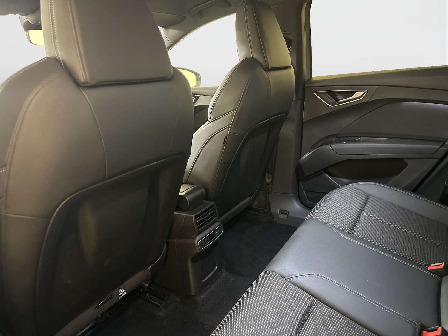 Used Audi Q4 e-tron 2023 for sale - 77844633: Photo 16