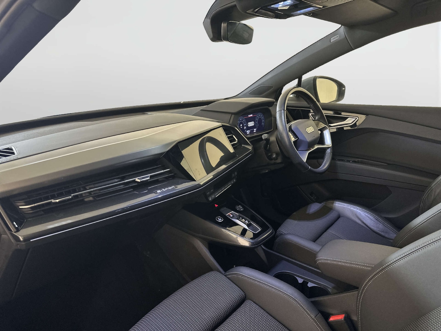 Used Audi Q4 e-tron 2023 for sale - 77844633: Photo 3