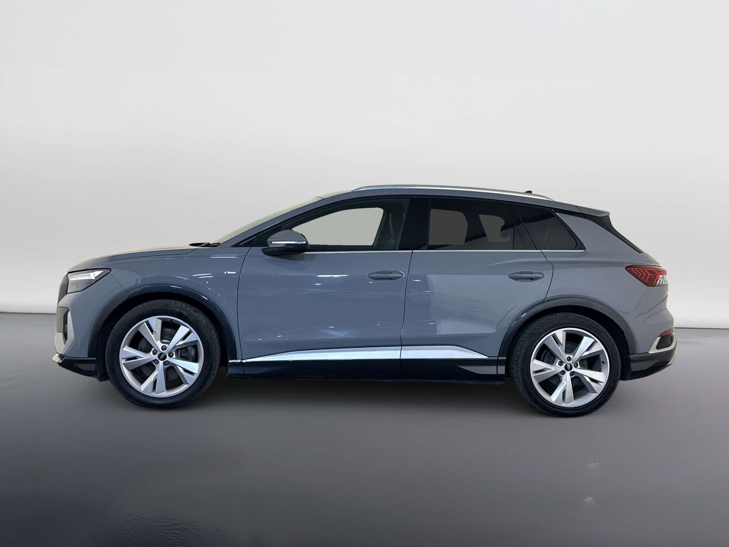 Used Audi Q4 e-tron 2023 for sale - 77844633: Photo 8