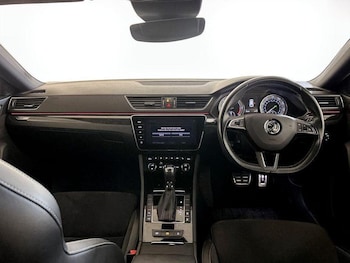 Used Skoda Superb 2019 for sale - 76641133: Photo