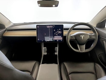Used Tesla Model 3 2019 for sale - 76222609: Photo 3
