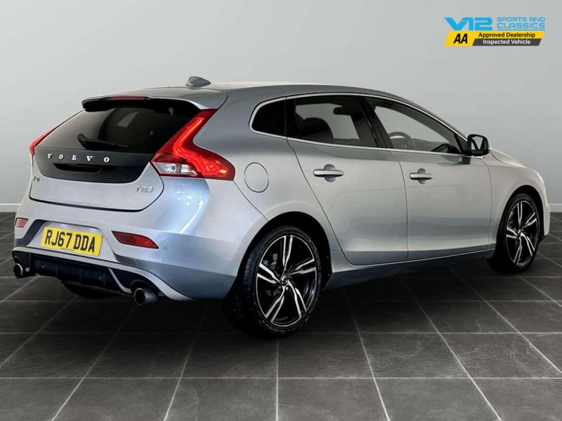 Used Volvo V40 2017 for sale - 76904581: Photo 10