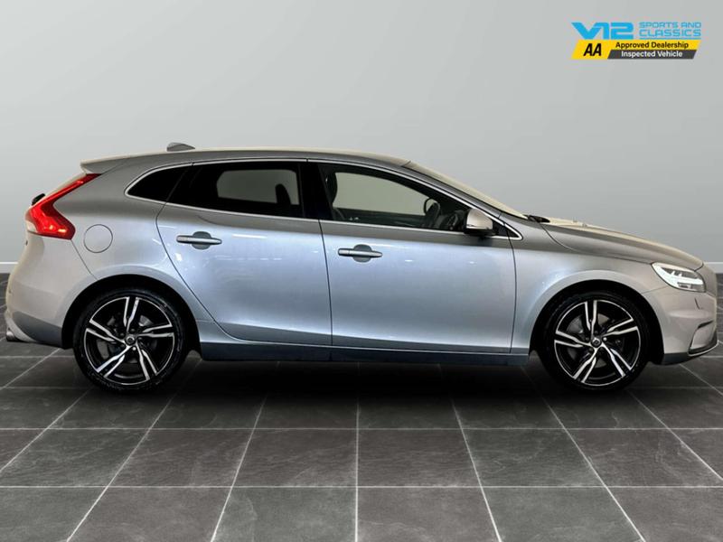 Used Volvo V40 2017 for sale - 76904581: Photo 11