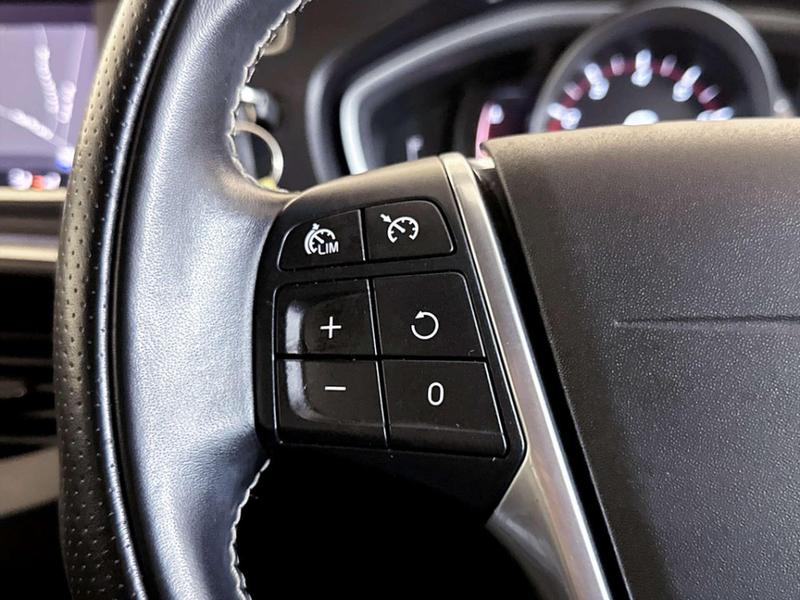 Used Volvo V40 2017 for sale - 76904581: Photo 17