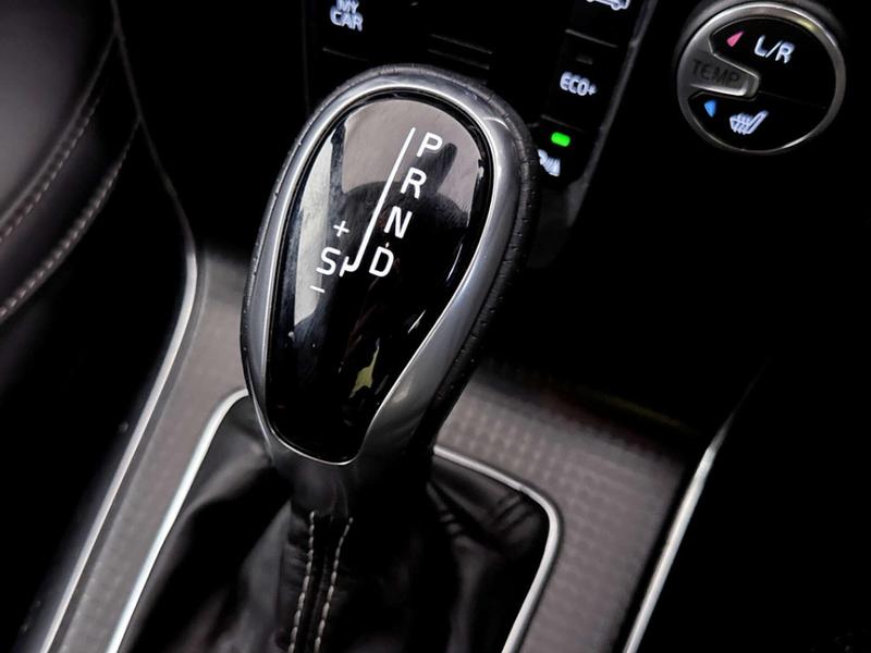 Used Volvo V40 2017 for sale - 76904581: Photo 25