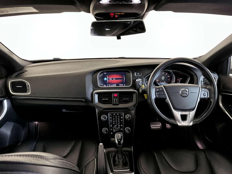 Used Volvo V40 2017 for sale - 76904581: Photo 3